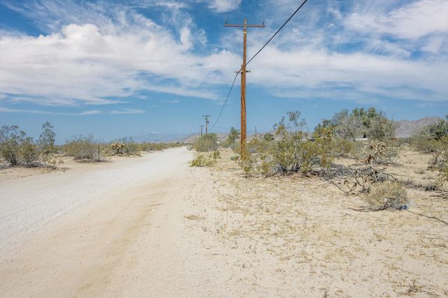305 Two Mile Road, Joshua Tree, CA 92252