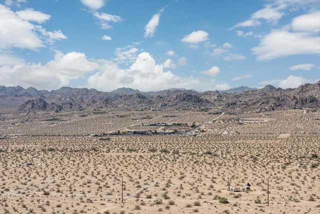 305 Two Mile Road, Joshua Tree, CA 92252