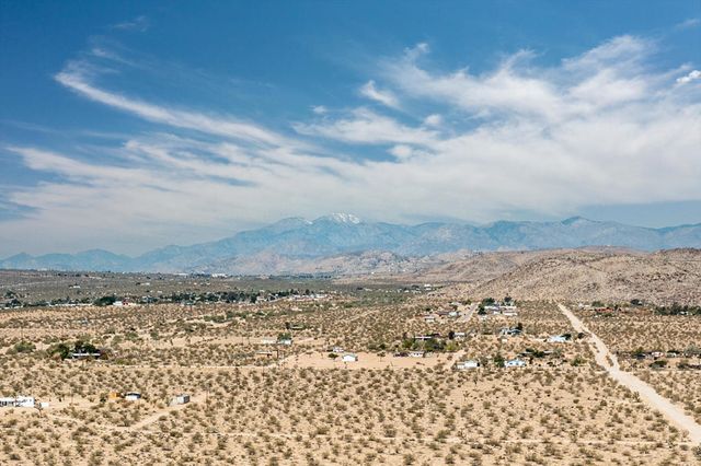 305 Two Mile Road, Joshua Tree, CA 92252