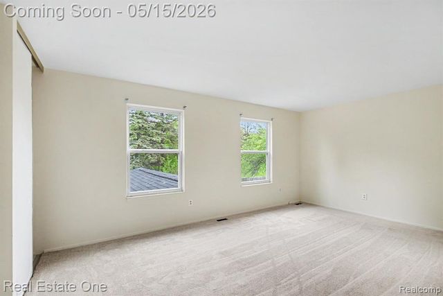 1749 Freemont Drive, Troy, MI 48098