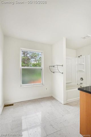 1749 Freemont Drive, Troy, MI 48098