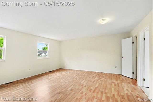 1749 Freemont Drive, Troy, MI 48098