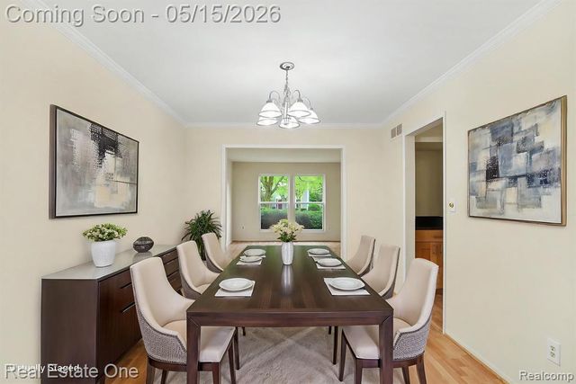 1749 Freemont Drive, Troy, MI 48098