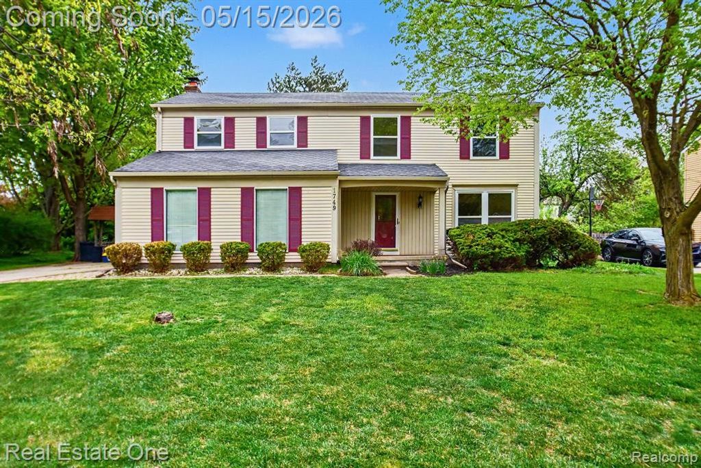 1749 Freemont Drive, Troy, MI 48098
