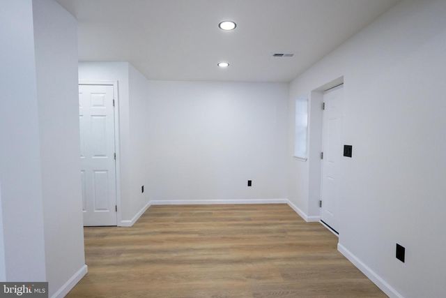 21 N RODNEY DR, Wilmington, DE 19809