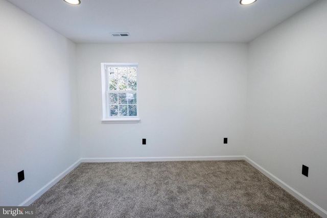 21 N RODNEY DR, Wilmington, DE 19809