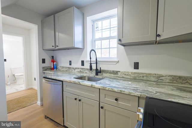 21 N RODNEY DR, Wilmington, DE 19809