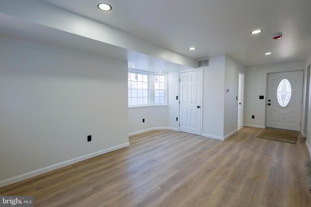 21 N RODNEY DR, Wilmington, DE 19809