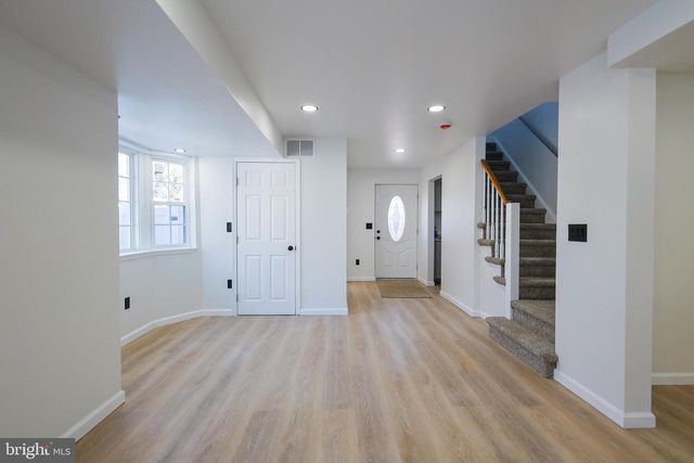 21 N RODNEY DR, Wilmington, DE 19809