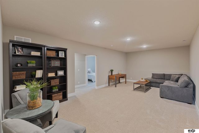 17608 Robin Drive, Omaha, NE 68136