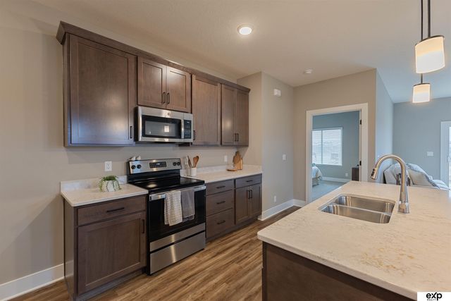 17608 Robin Drive, Omaha, NE 68136