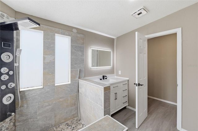 3205 OAKLAND ROAD S, Lakeland, FL 33801