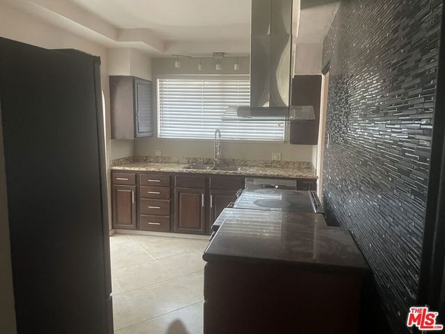 11209 Hatteras Street, North Hollywood, CA 91601