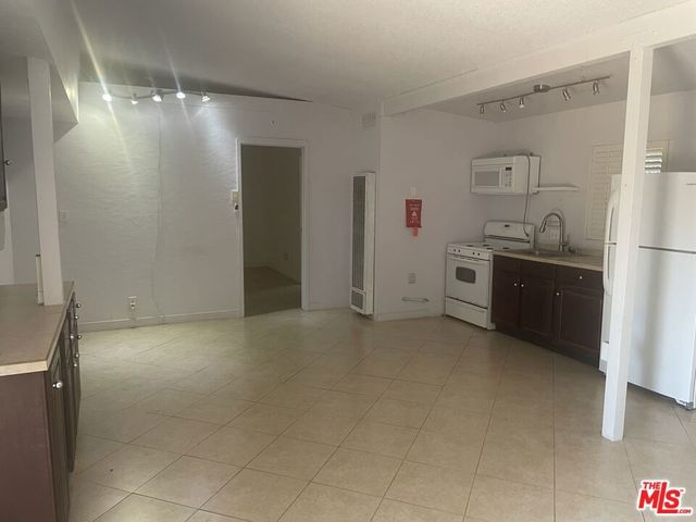 11209 Hatteras Street, North Hollywood, CA 91601