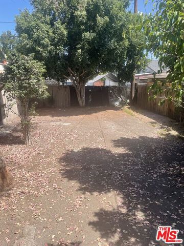 11209 Hatteras Street, North Hollywood, CA 91601