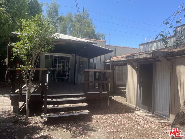 11209 Hatteras Street, North Hollywood, CA 91601