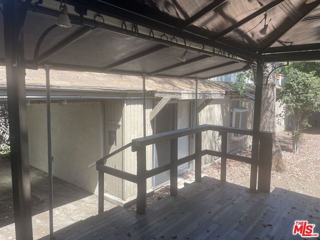 11209 Hatteras Street, North Hollywood, CA 91601