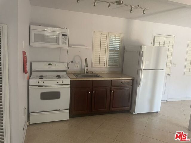 11209 Hatteras Street, North Hollywood, CA 91601