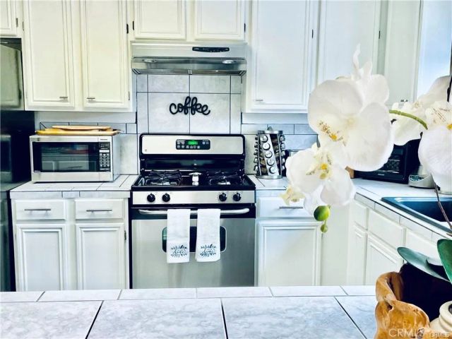 9830 Mesquite Avenue, Desert Hot Springs, CA 92240