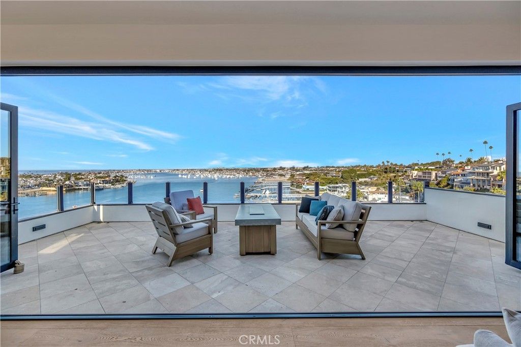 221 Carnation Avenue, Corona Del Mar, CA 92625 — photo 2