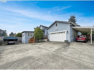 914 EASY St, Brookings, OR 97415