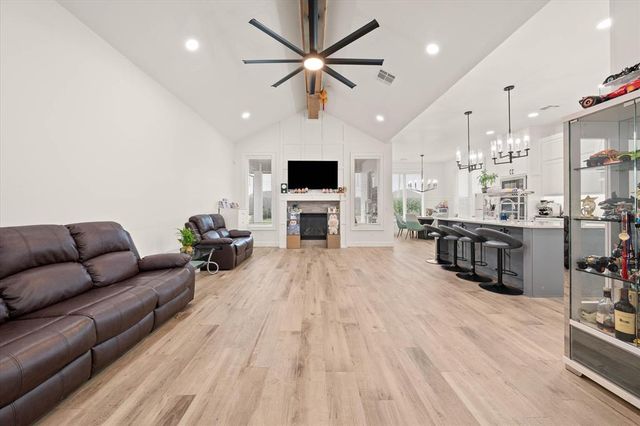 15805 Capri Lane, Edmond, OK 73013