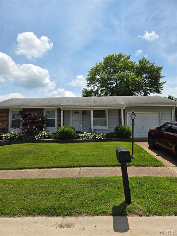 2210 Penncross Court, Fenton, MO 63026