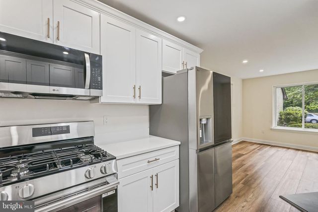 95 THOREAU DR, Plainsboro, NJ 08536