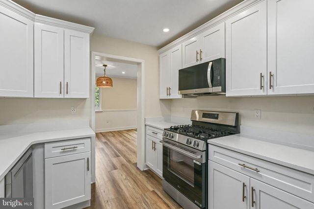 95 THOREAU DR, Plainsboro, NJ 08536