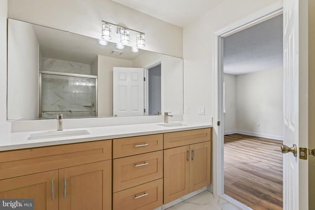 95 THOREAU DR, Plainsboro, NJ 08536