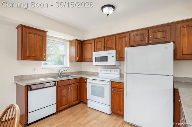 2832 Dashwood Drive Drive, Troy, MI 48083