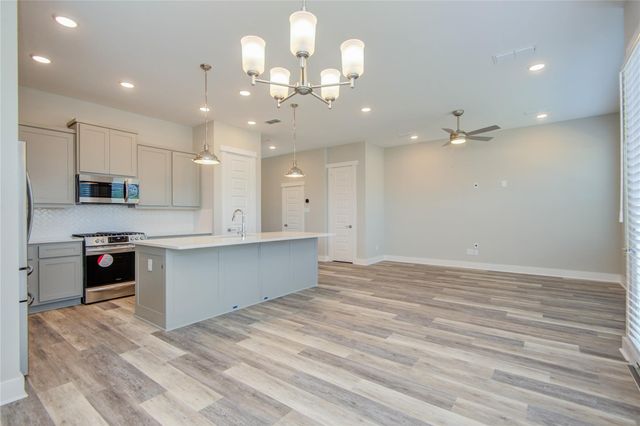 1202 Kiefer Hill Way, Houston, TX 77043