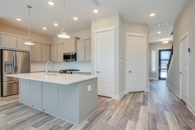 1202 Kiefer Hill Way, Houston, TX 77043