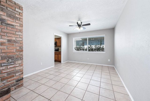 17102 Coachmaker Drive, Friendswood, TX 77546