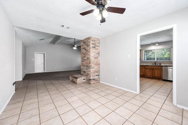 17102 Coachmaker Drive, Friendswood, TX 77546