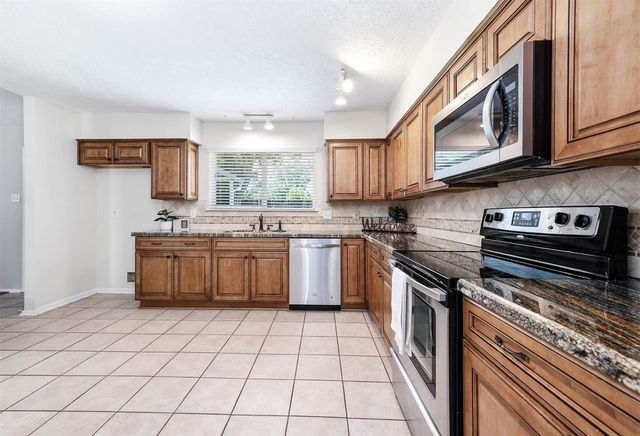 17102 Coachmaker Drive, Friendswood, TX 77546