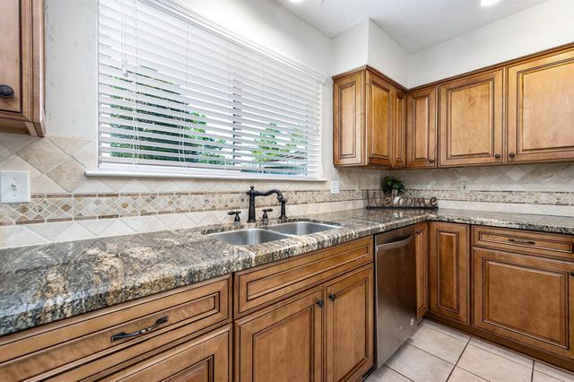 17102 Coachmaker Drive, Friendswood, TX 77546