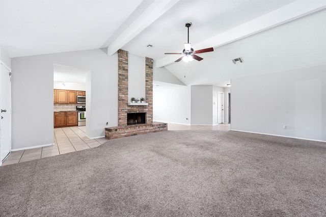 17102 Coachmaker Drive, Friendswood, TX 77546