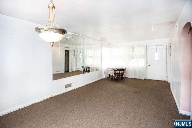 4 Beverly Road, Glen Rock, NJ 07452