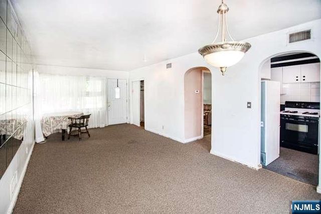 4 Beverly Road, Glen Rock, NJ 07452