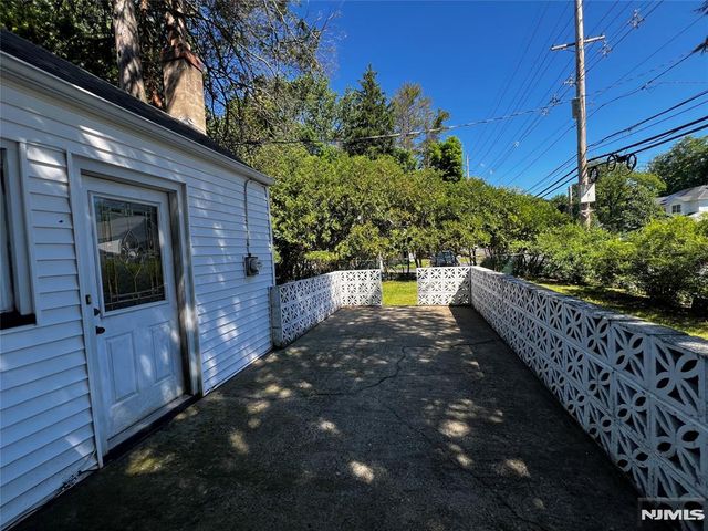 4 Beverly Road, Glen Rock, NJ 07452