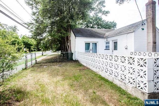 4 Beverly Road, Glen Rock, NJ 07452