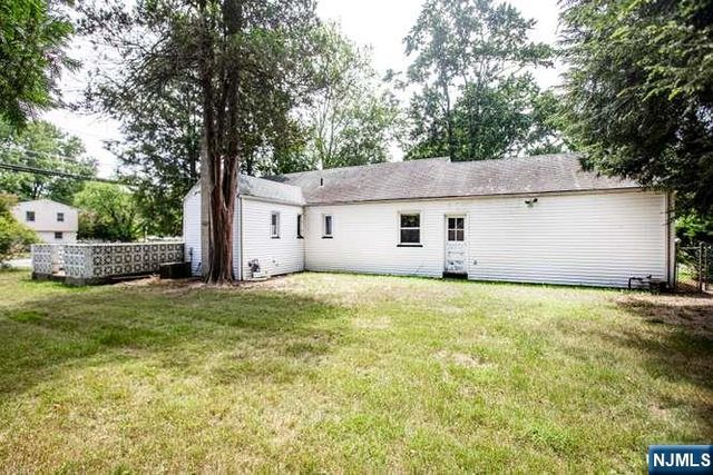 4 Beverly Road, Glen Rock, NJ 07452