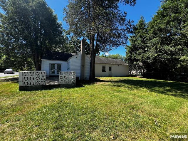 4 Beverly Road, Glen Rock, NJ 07452