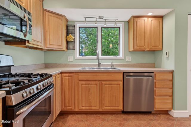 504 Nathaniel Drive, Guilderland, NY 12303