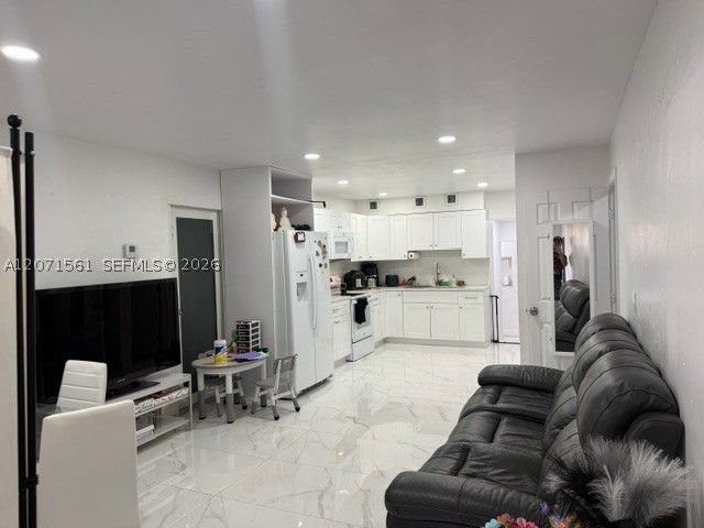 846 W 32nd St 1, Hialeah, FL 33012