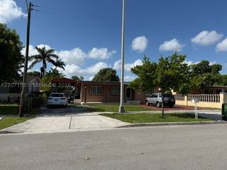 846 W 32nd St 1, Hialeah, FL 33012