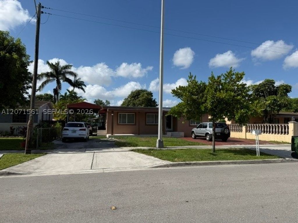 846 W 32nd St 1, Hialeah, FL 33012
