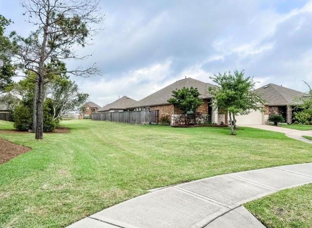 516 Fieldhaven Court, La Marque, TX 77568