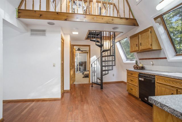 3229 W Shore Drive, Battle Creek, MI 49017